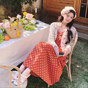 花朵开衫红色碎花吊带连衣裙女两件套夏2025新款独特漂亮绝美长裙图片