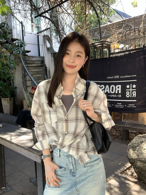 早春复古宽松长袖格子衬衫