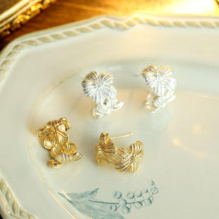 新款双生花感金属拉丝纹理耳钉简约气质2025感银针耳环复古耳饰女