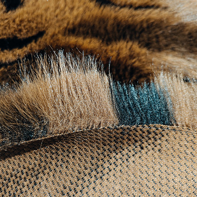 源头工厂供应24新款提花石头花托卡抱枕尖仿真人造毛绒地毯染布