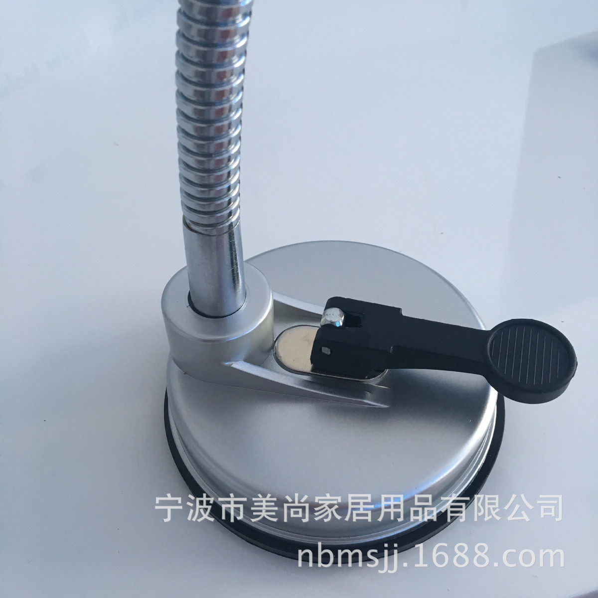 美发360度旋转懒人免打孔吹风机架风筒架吸盘式吹风机托架批发