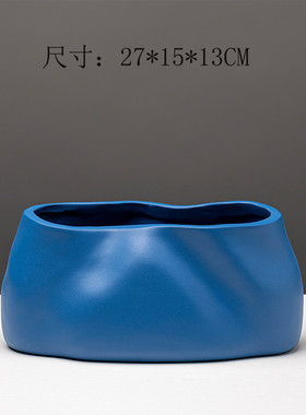 现代北欧皱褶黑白条纹树脂样板间软装花瓶售楼部电视柜蓝色装饰品