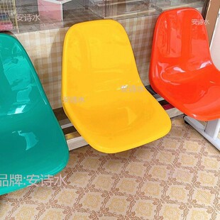 塑料排椅三人位临时商场拼色公交车贴墙公交座椅户外彩色长椅工作