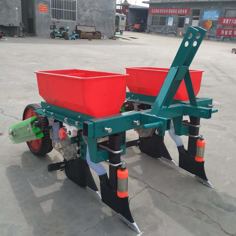 热销四轮车带大豆玉米施肥行距一体机花生精播机株距播种可调