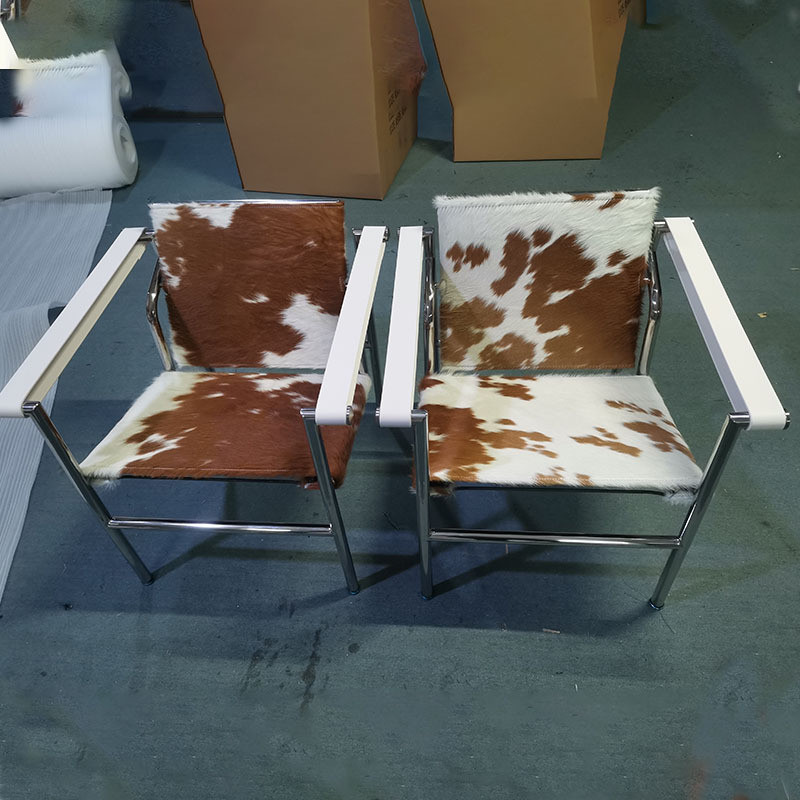 定制LC1巴斯库兰扶手椅中古风不锈钢休闲洽谈椅卧室单椅供应