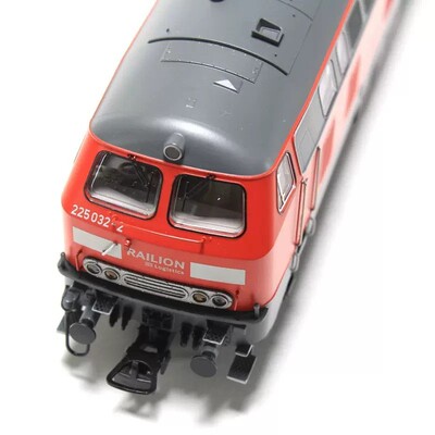 热销城百万ho德国系列liliput带灯光电动仿真br225内燃机车火车模