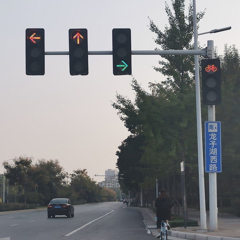 供应八角杆公路交通信号灯杆厂家制作道路交通灯杆红绿灯八角杆