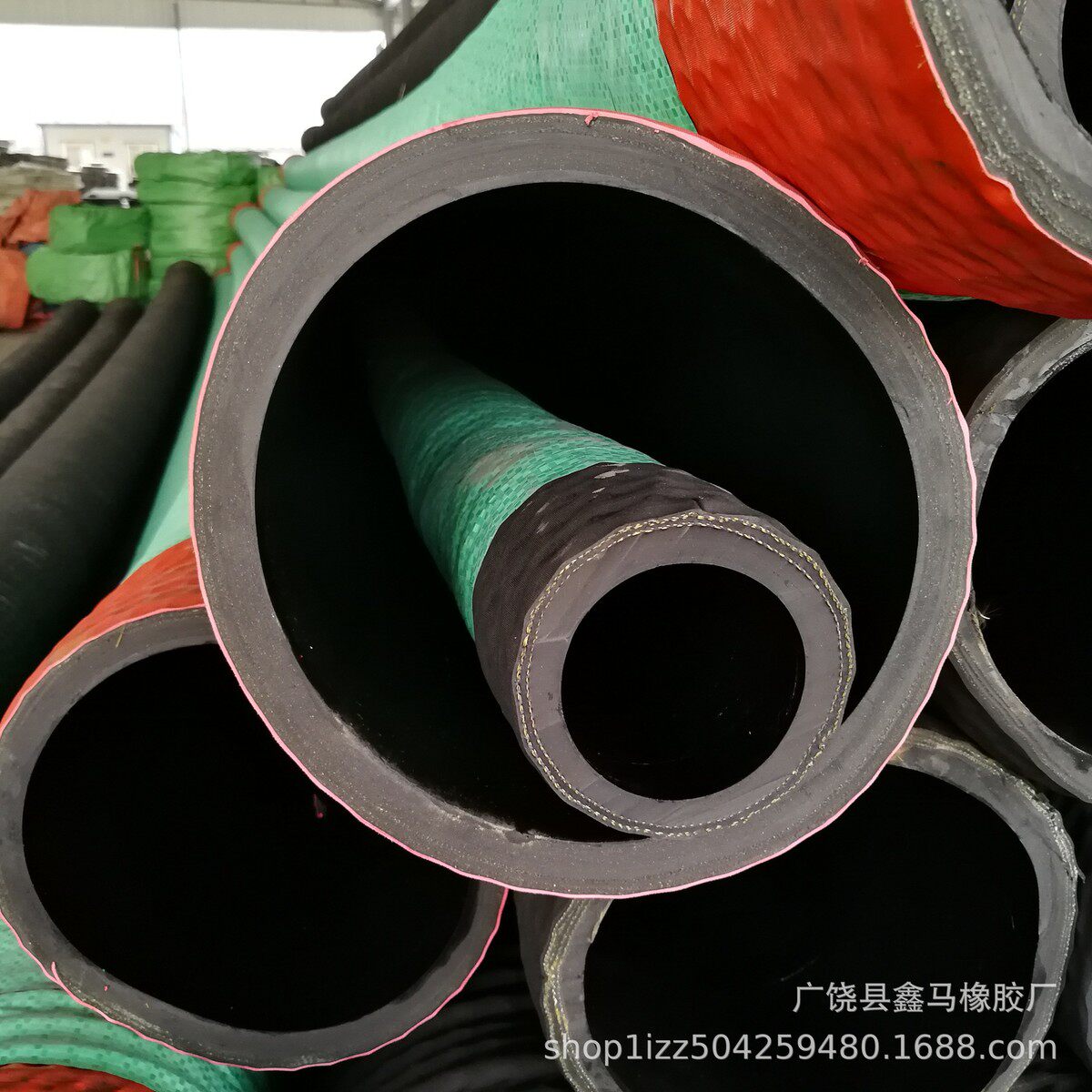 厂家直供喷砂胶管大口径埋吸管钢丝骨架砂黑色吸水排缠绕橡胶管