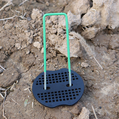 斜尖u型地钉顶部绿色钉u型地钉亚马孙人工草皮刷漆园林地钉