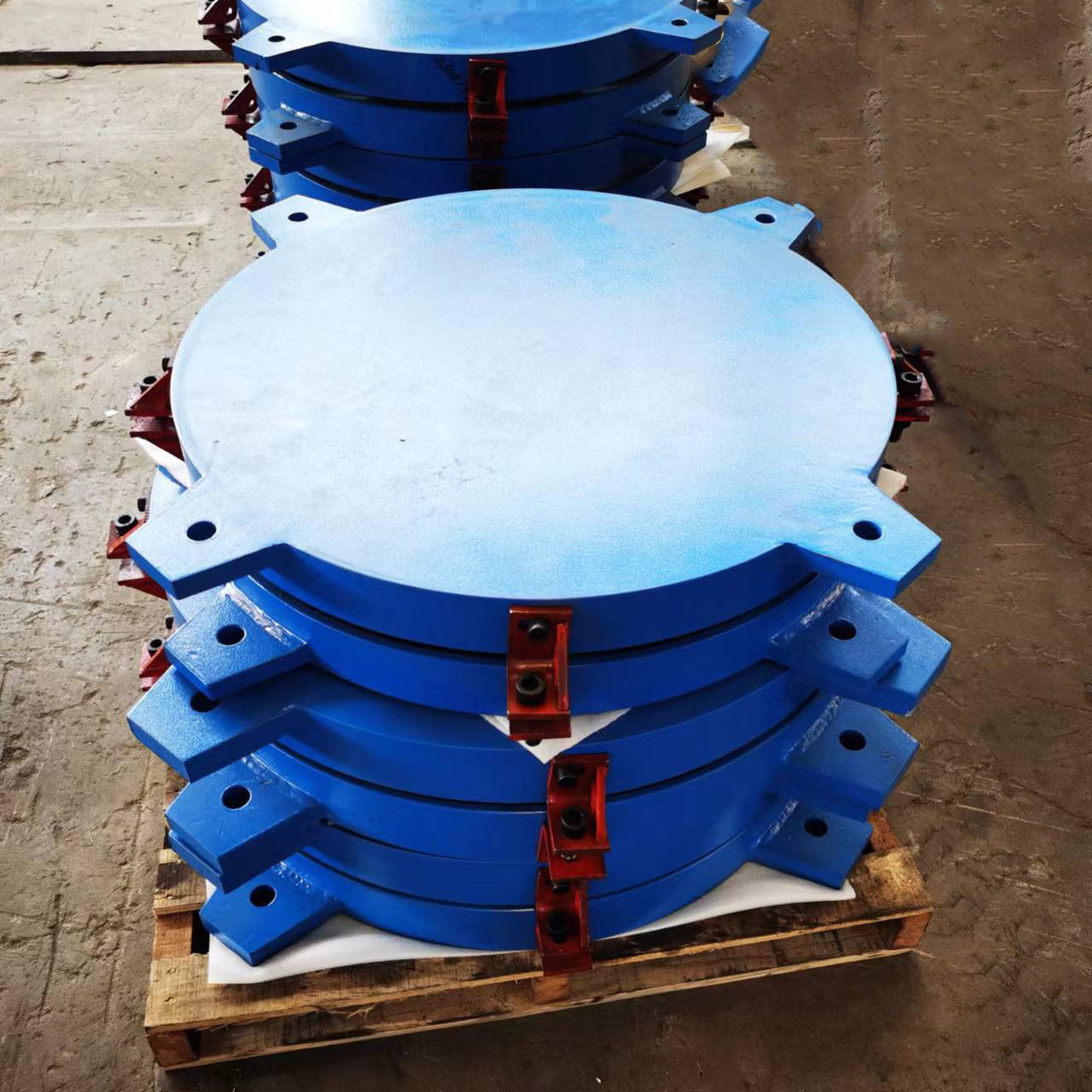 定制摩擦摆球铰钢支座展览馆高铁站候机楼连廊天桥震隔fps支座