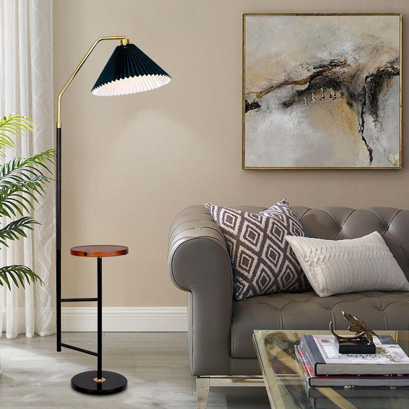 落地灯现代简约北欧无线充电卧室遥控客厅茶几角落床头落地