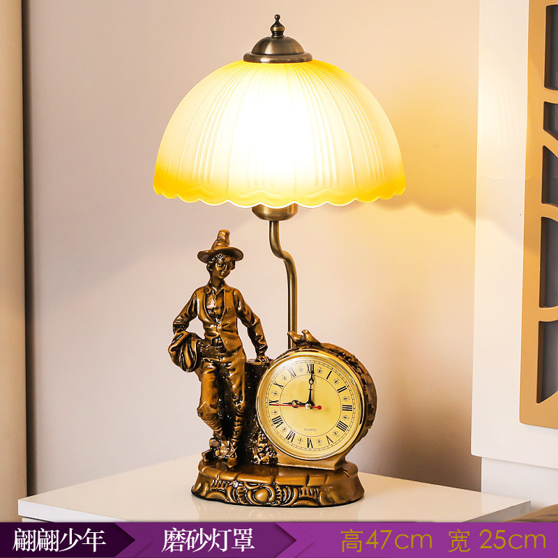 创意新款高档台灯卧室床头多功能钟表复古温馨美式家用客厅书房灯