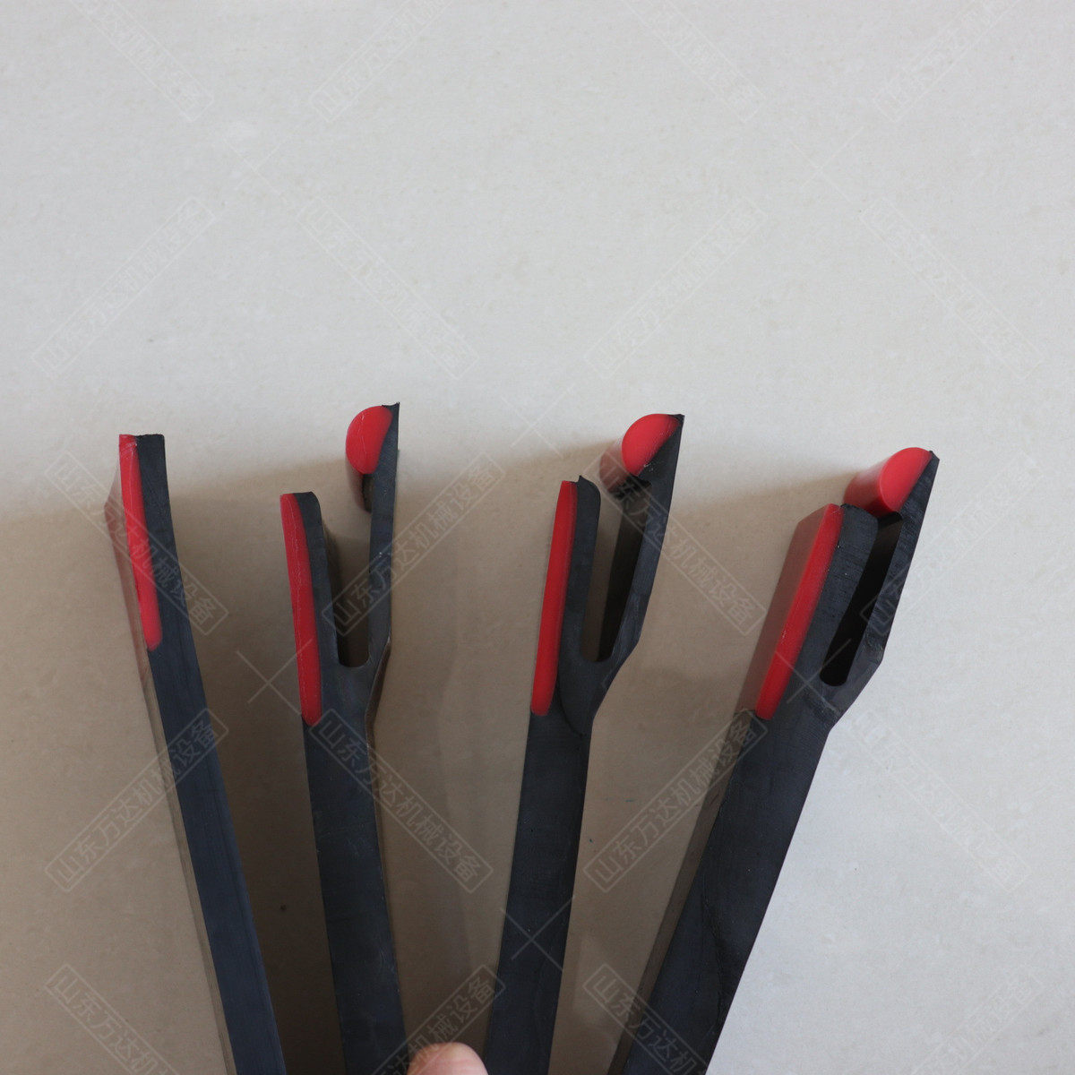 供应输送机聚氨酯防溢裙板防溢裙板配套角铝夹持器y型防溢裙板,农用物资,授粉蜂,淘宝优惠券,粉丝福利购,淘宝优惠卷