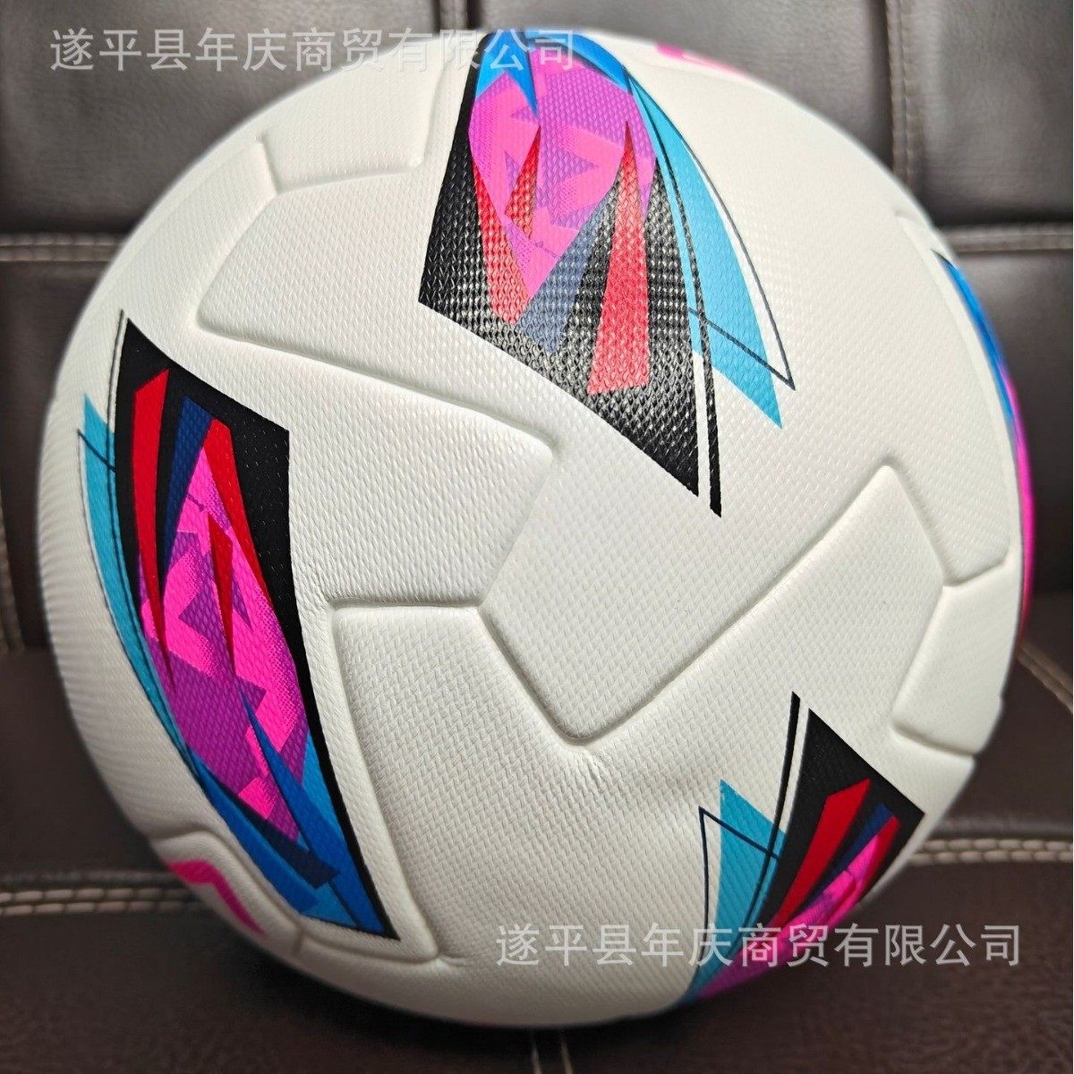 新热款联赛校园比赛5号球无缝热粘合pu贴皮足球耐磨外贸球生产厂