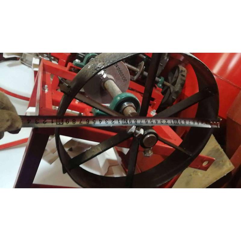 热销郑州家用小型大蒜大蒜播种机2行/3行种蒜机小四轮带电动播种