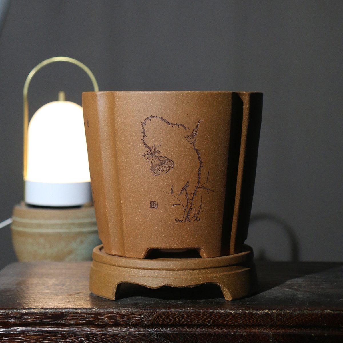 紫砂花盆苏玲降坡泥兰花盆盆景名家刻绘盆盆花鸟精工手工盆带底座