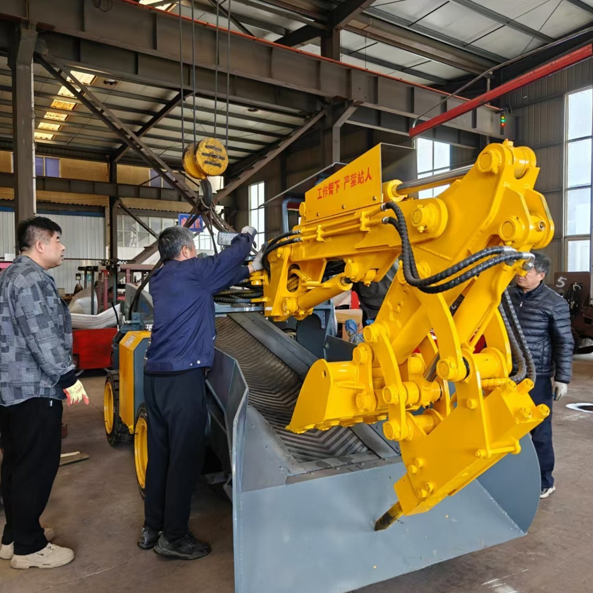 热销矿用轮胎式扒装岩机机p-60煤矿用扒渣机井下巷道矿石耙头渣