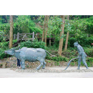 户外牛耕铸铜雕塑仿铜动物地农耕耕牛文化玻璃钢民风民俗景观摆件