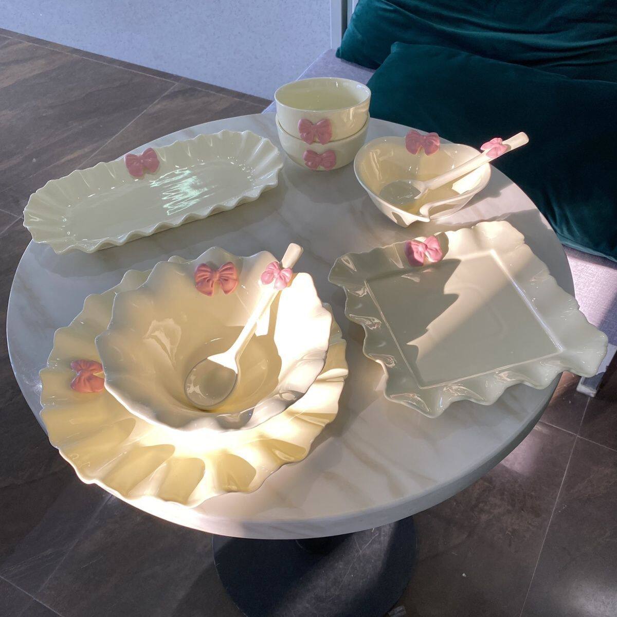 奶黄餐具系列陶瓷蝴蝶结盘子高颜值饺子盘菜盘点心盘菱形水果盘