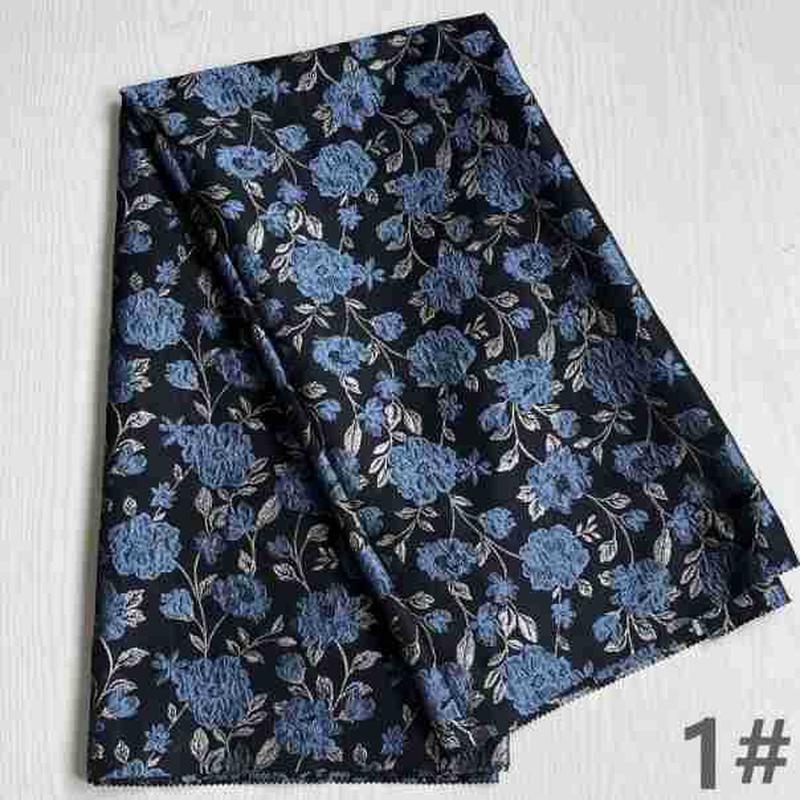 新款时尚大提花色织立体织金工厂服装面料高精密