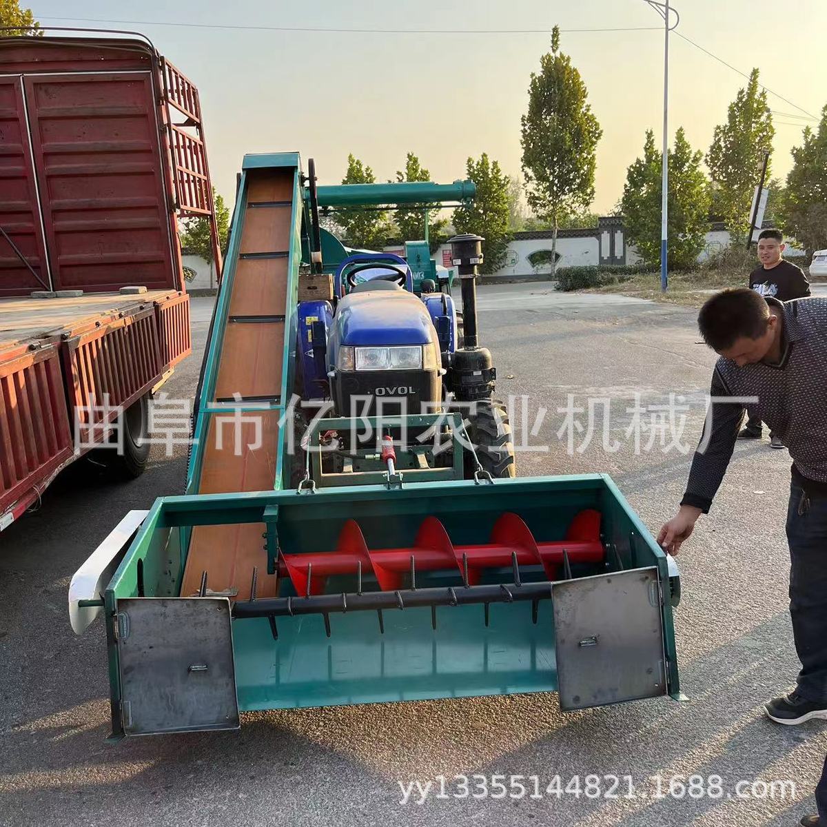 行走式玉米脱粒机 免剥皮玉米脱粒机图片
