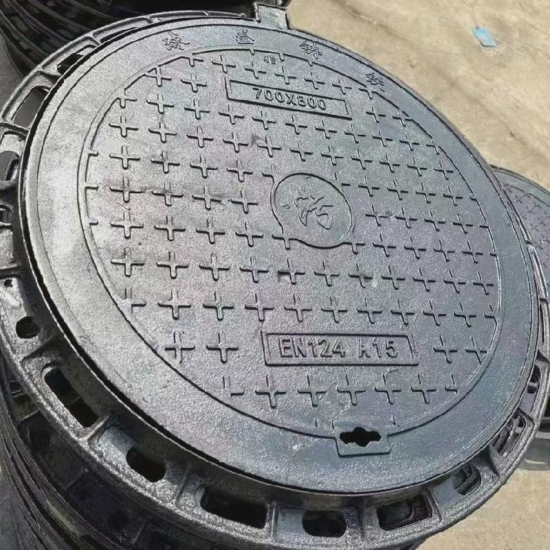 球墨铸铁轻型圆形检查井市政绿化带用球墨井盖700*800井盖井盖