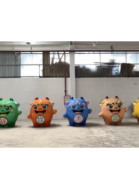 大型户外玻璃钢卡通雕塑卡通抽象人物草坪制作动物商场美陈摆件