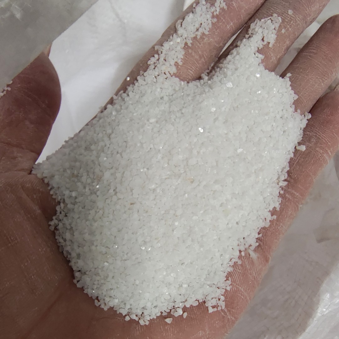 白沙子人造沙滩儿童娱乐沙真石漆雪花白草坪足球场白沙子卵石