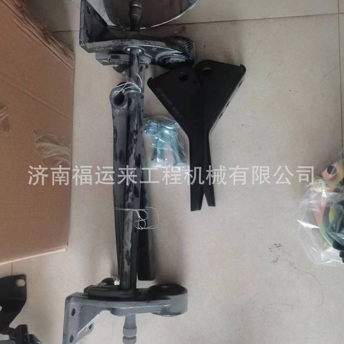 豪沃轻卡保险杠骨架车门合页面板合页换挡软轴翻转支架离合器