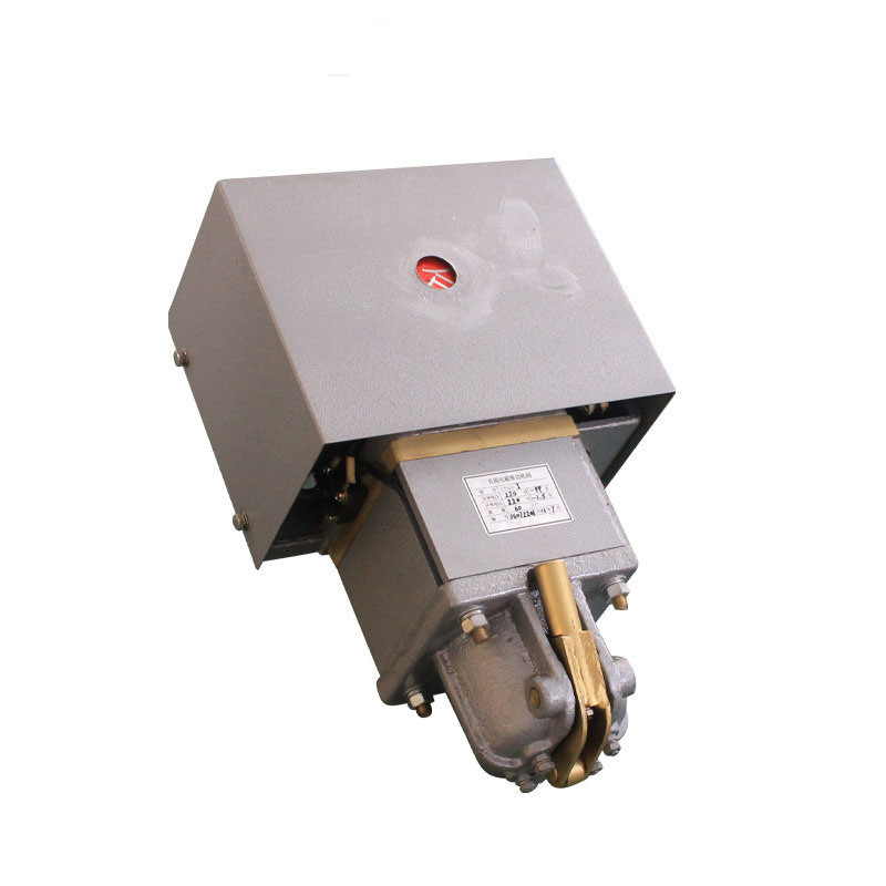 热销cd10电动分操作机构手动合弹簧高压真空断路器用220v电磁操作