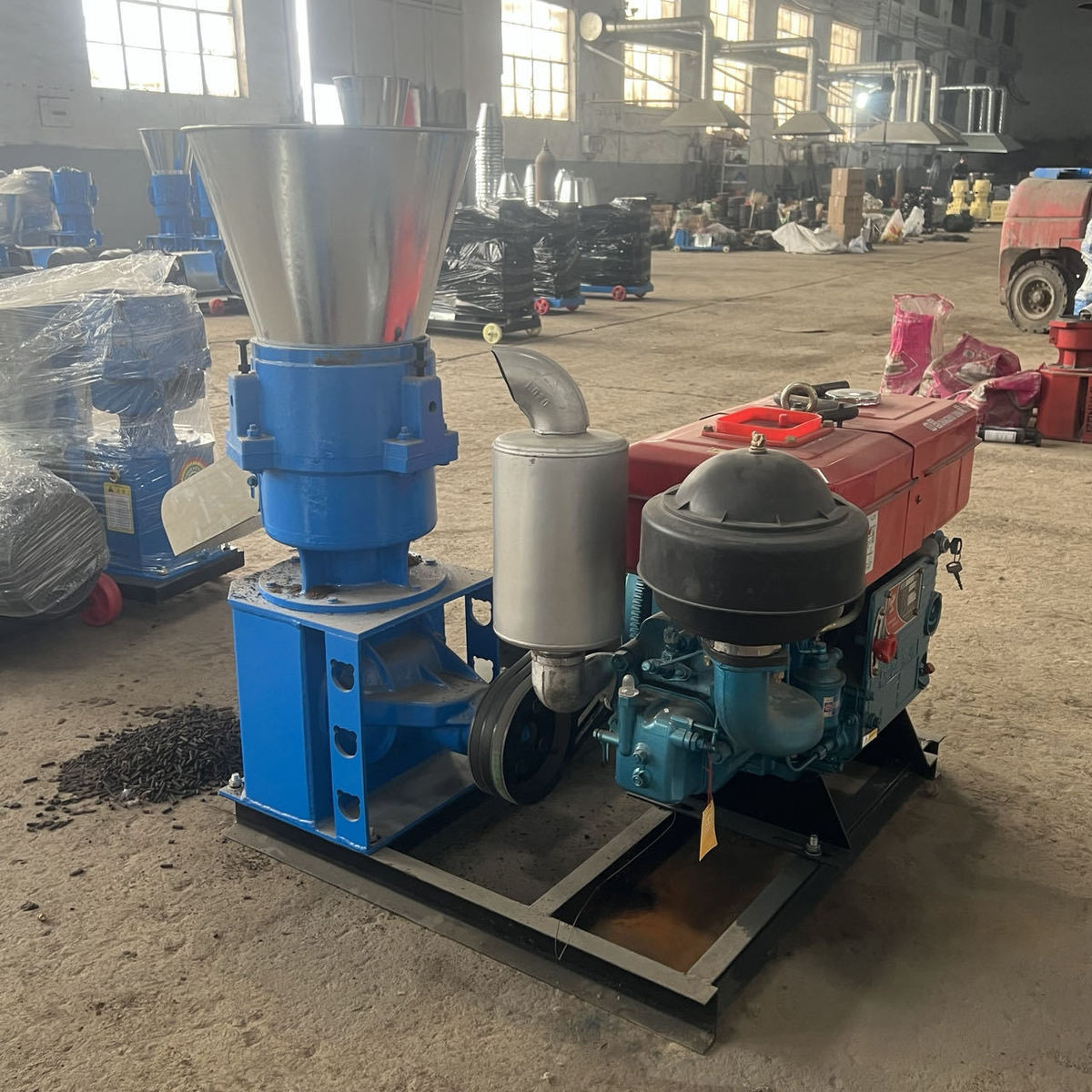 豆粕杆玉米饲料颗粒机油饼豆鸡饲料颗粒机柴油机款饲料颗粒机