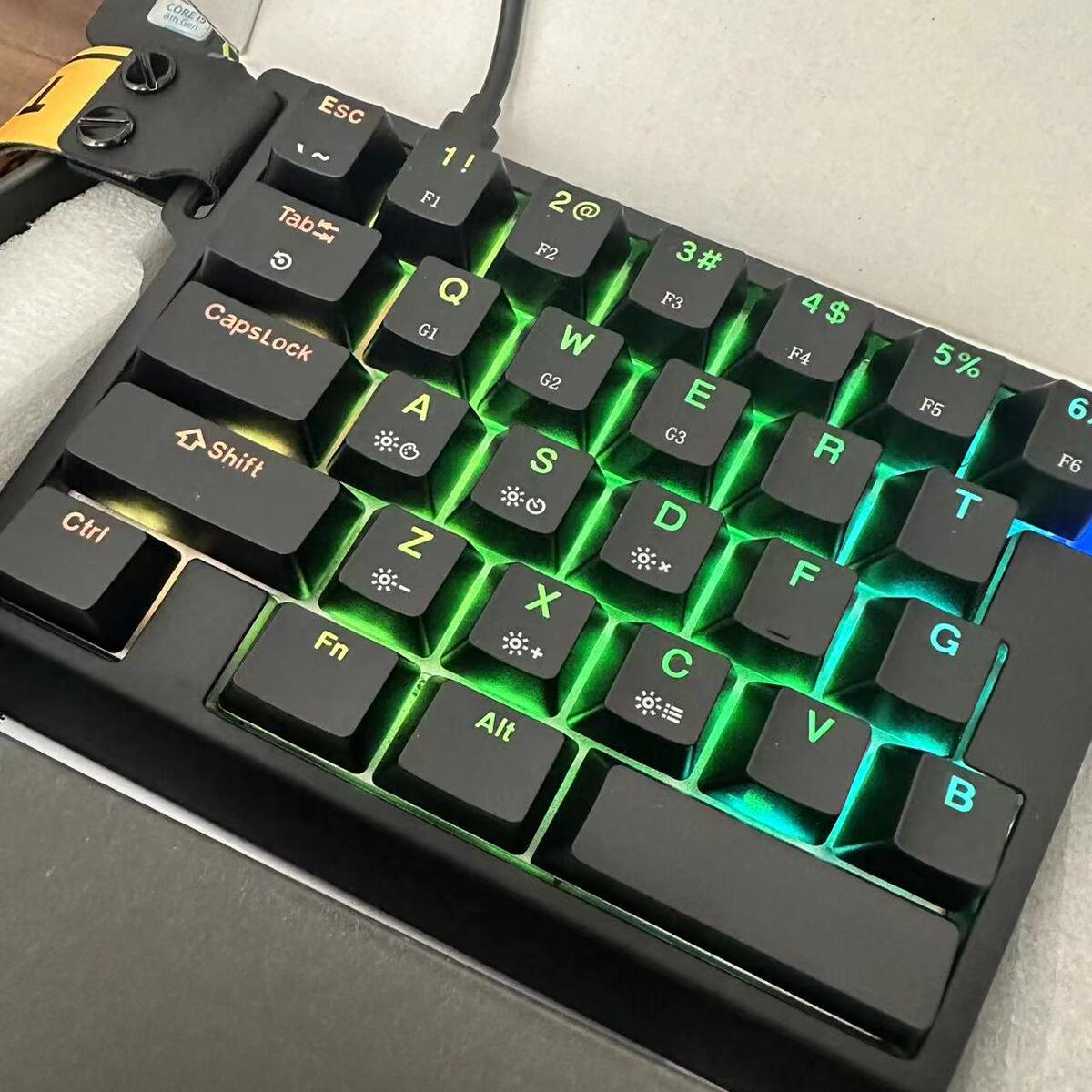 ZUOYA HE30单手磁轴键盘8K电竞打瓦无畏契约快速触发急停游戏键盘