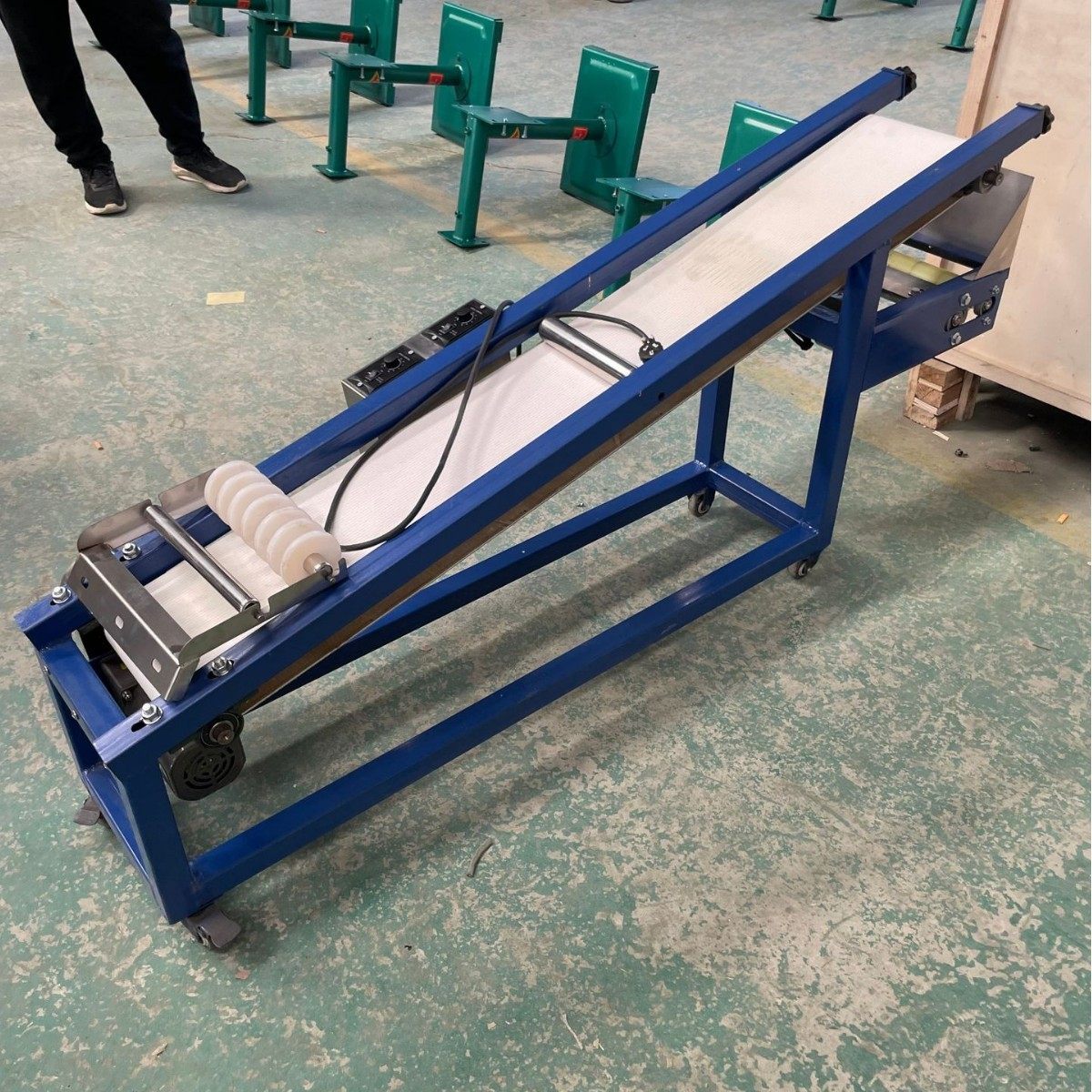 热销辣条切段机调速不锈钢切段设备双全自动切断机长段速度可调