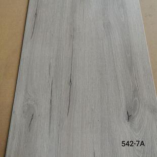 外贸地板工厂spc石塑地板防水无缝免胶锁扣地板安装 卧室木纹地板