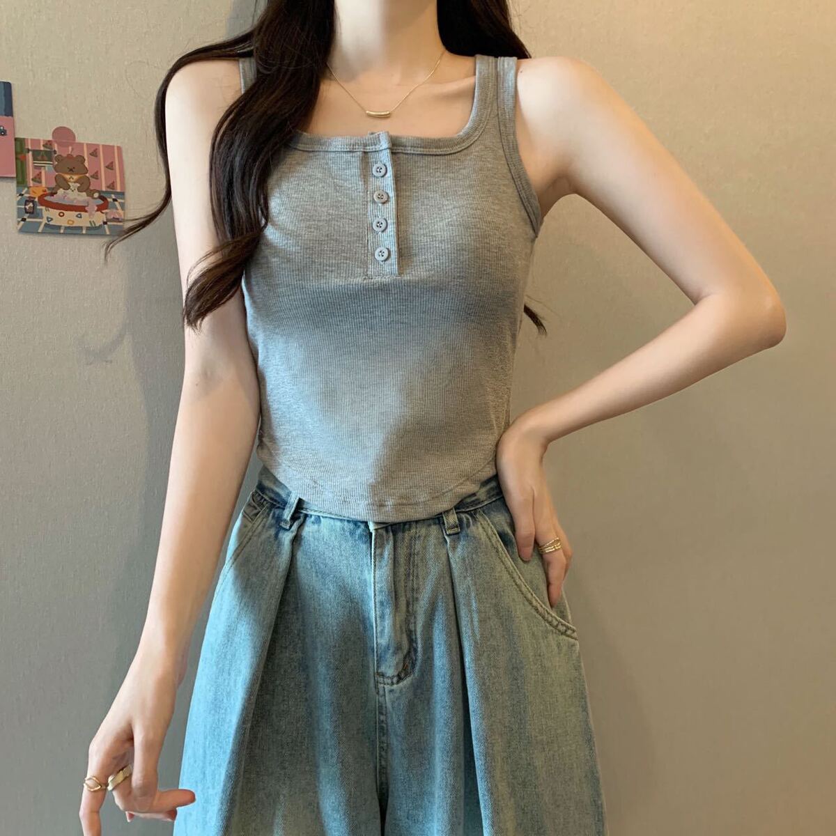 纽扣吊带背心女带胸垫固定杯夏季甜辣风打底衫修身显瘦外穿上衣女