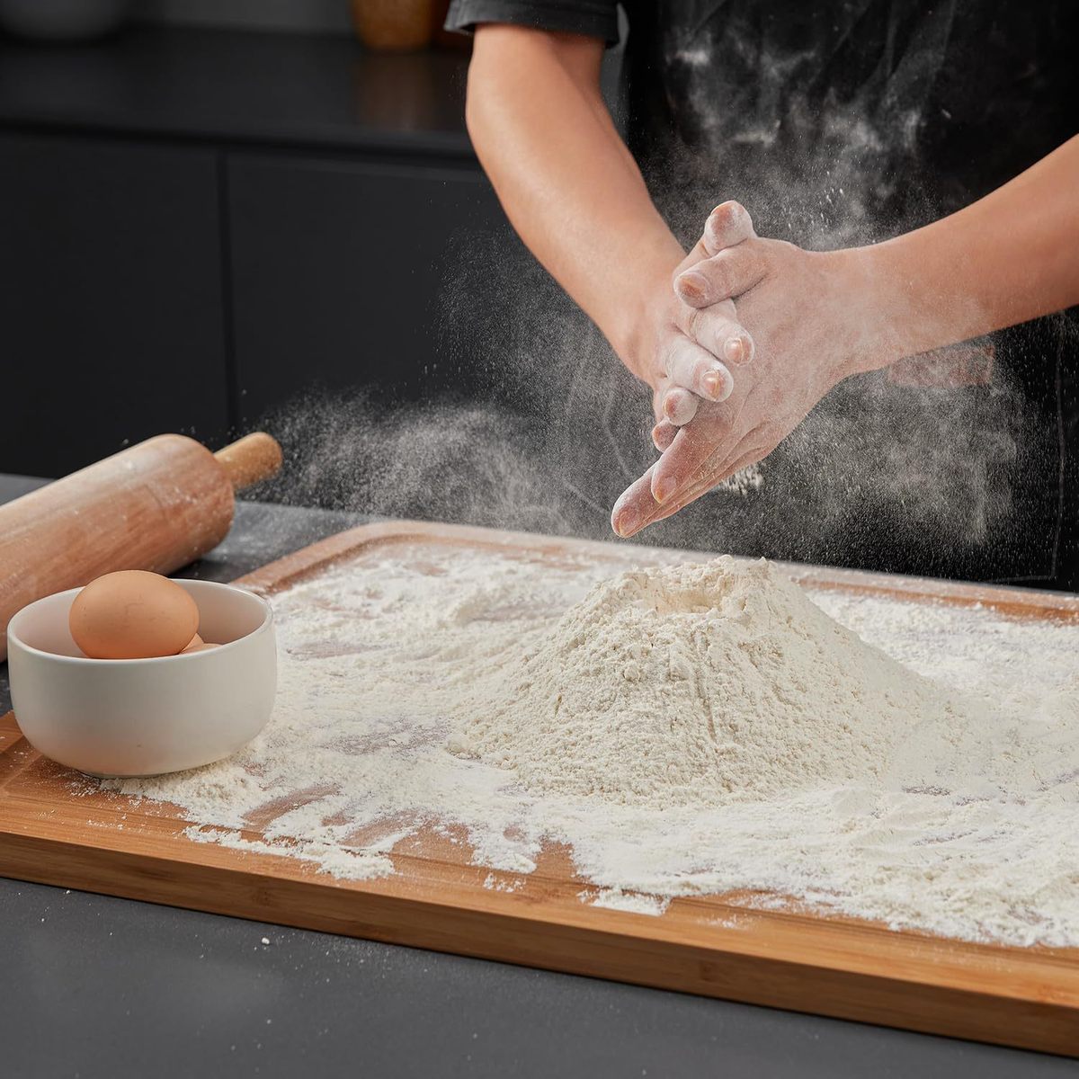 新款木制菜板家用餐厅砧板带果汁槽水果板多功能厨房加厚切菜木板