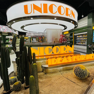 店礼品门店展示柜定制精品饰品门店设计装修产品展示柜整文创输出