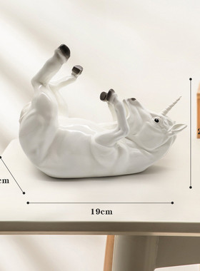 红酒架摆件创意个性现代酒柜装饰品展示架家用酒瓶架犀牛树脂摆件