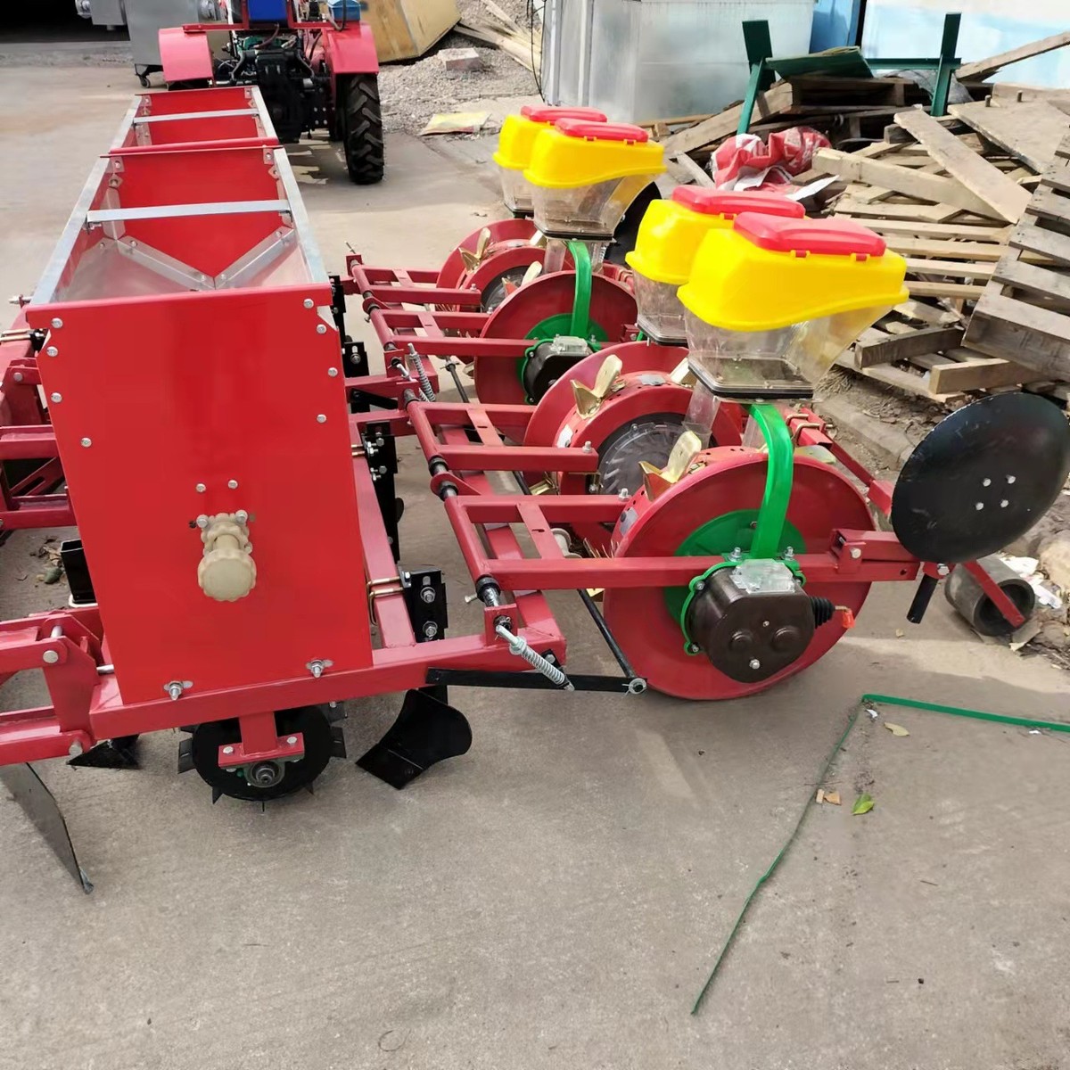 热销花生玉米膜上点播机四行大豆播种施肥覆膜机红薯旋耕起垄覆膜