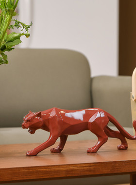 北欧树脂工艺品新款切面几何电视柜摆件家居玄关豹子办公室装饰品