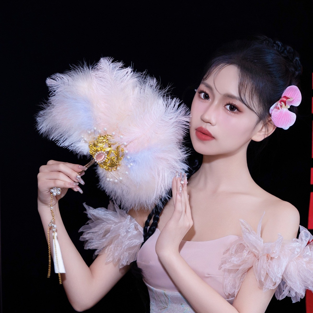 扇子羽毛扇团扇折扇新娘结婚洛丽塔走秀仙气婚礼蕾丝秀禾旗袍高级