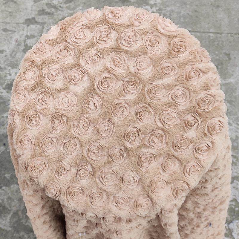花绒绒绣小兔p绒盘花盘带绣花立体玫瑰花朵抱枕时装面料