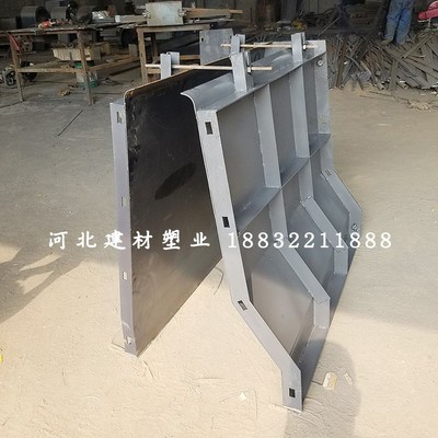 防撞墙模板桥梁栏杆混凝土防撞护栏模具公路挡土墙隔离墩铁模定做