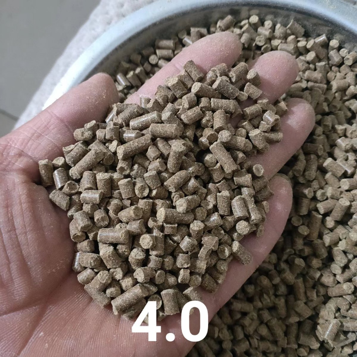 【连慧牌鲤鱼混养鱼配合饲料】青鱼草鱼饲料颗粒沉料养殖专用80斤