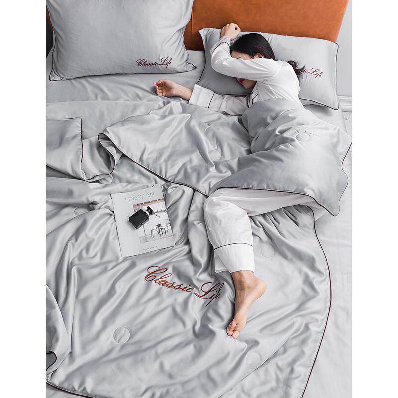 厂家直销冰丝夏凉被四件套可水洗冰丝丝滑夏被裸睡空调被薄款被子