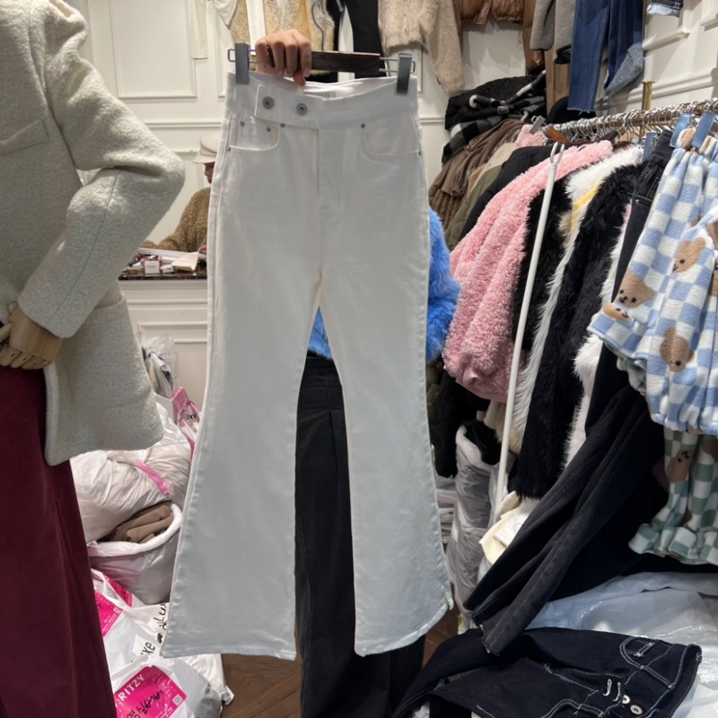 韩国东大门代购白色喇叭裤女24秋冬高腰两粒扣修身开叉拉绒牛仔裤
