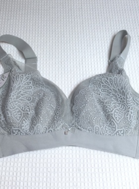 品牌撤柜内衣无钢圈文胸绿色四排扣90C杯薄款蕾丝杯后背无痕