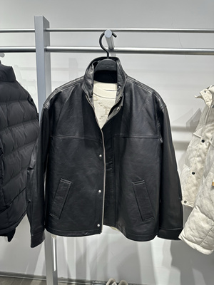 B1BDE4F04 太平鸟男装2024年冬季新款黑色宽松立领拉链皮衣外套潮