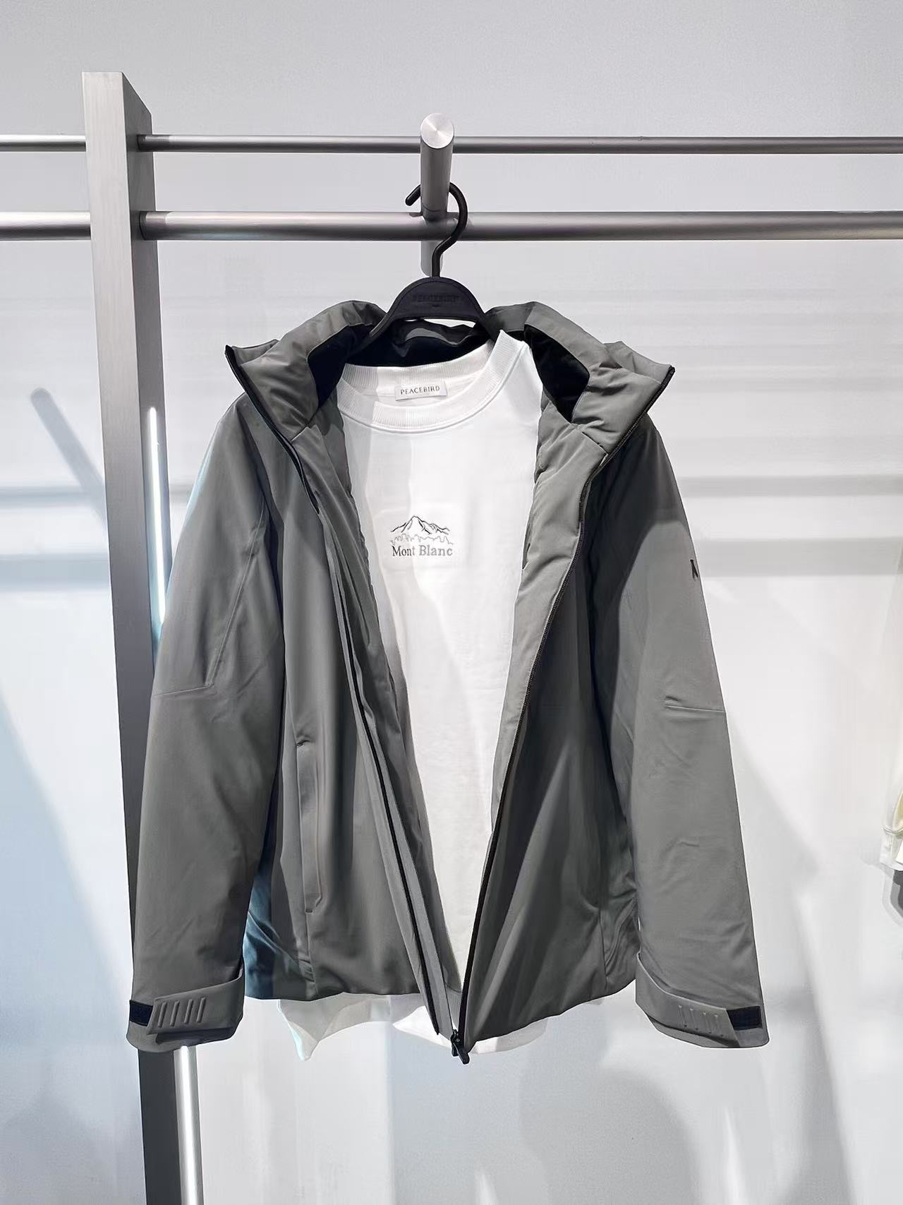 B1ACE4202 太平鸟男装2024冬季新款时尚休闲连帽保暖羽绒服外套特