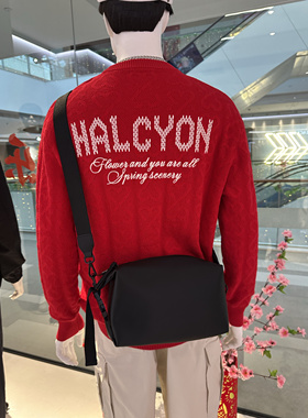 B2EBF1123 太平鸟男装2025年春季新款红色休闲圆领套头毛衣针织衫